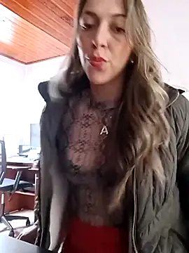 Snapshot of rachellboom chatting on 01-18-26, 09:18 rachellboom online show from 01-18-26, 09:18