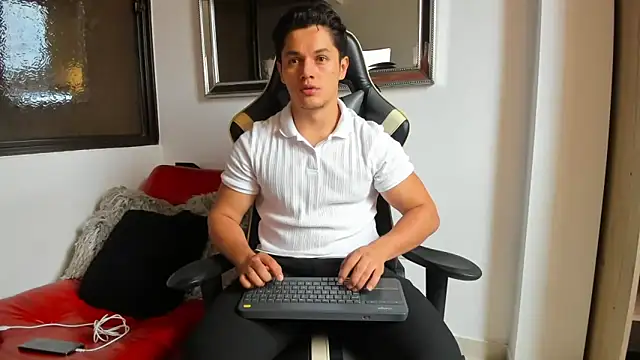 julian wallace online show from 04-13-26, 04:45