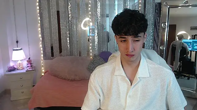 gojo satoru 18 online show from 01-17-25, 12:10