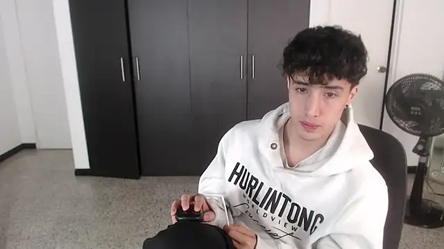 gojo satoru 18 online show from 02-28-25, 02:53