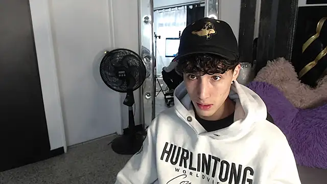 gojo satoru 18 online show from 03-12-25, 11:53