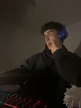 gojo satoru 18 online show from 11-08-25, 05:40