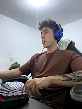 gojo satoru 18 online show from 12-14-25, 04:51