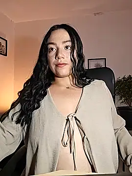 helena smith online show from 11-10-25, 03:38