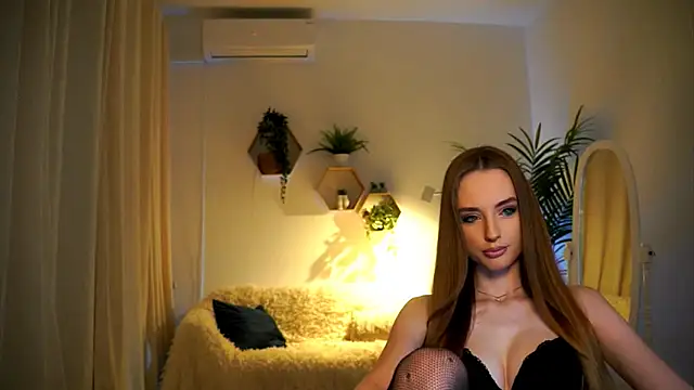 Snapshot of petitegonwiild chatting on 12-13-24, 10:41 petitegonwiild online show from 12-13-24, 10:41