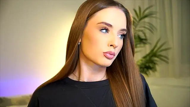 Snapshot of petitegonwiild chatting on 09-18-25, 08:33 petitegonwiild online show from 09-18-25, 08:33