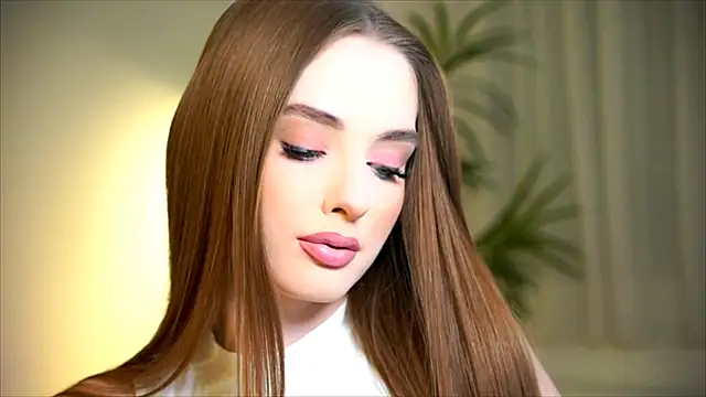 Snapshot of petitegonwiild chatting on 10-08-25, 10:40 petitegonwiild online show from 10-08-25, 10:40