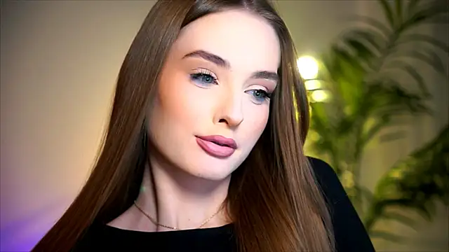 Snapshot of petitegonwiild chatting on 10-16-25, 06:42 petitegonwiild online show from 10-16-25, 06:42