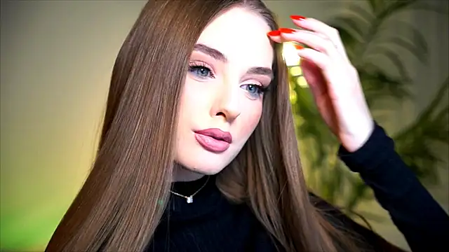 Snapshot of petitegonwiild chatting on 10-20-25, 07:47 petitegonwiild online show from 10-20-25, 07:47