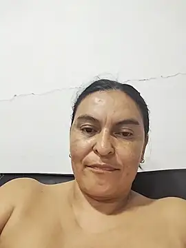 Snapshot of Horny-Mommy-Dirty chatting on 10-28-25, 03:43 Horny-Mommy-Dirty online show from 10-28-25, 03:43