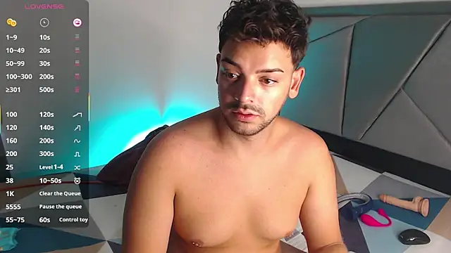 Logan cocky online show from 09-10-25, 06:08