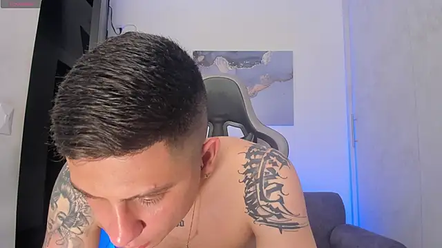 Yeiko Romero  online show from 11-10-25, 05:34