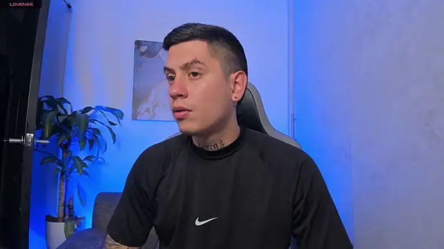 Yeiko Romero  online show from 11-27-25, 06:21