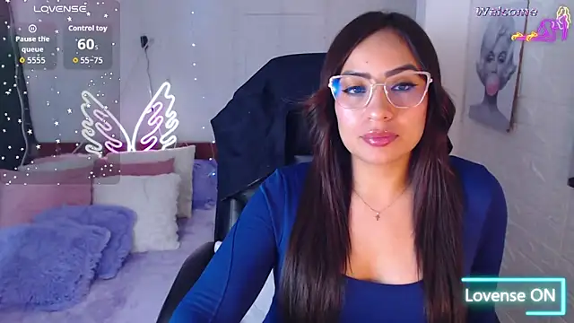 Snapshot of Paulina_627 chatting on 04-21-26, 04:45 Paulina 627 online show from 04-21-26, 04:45