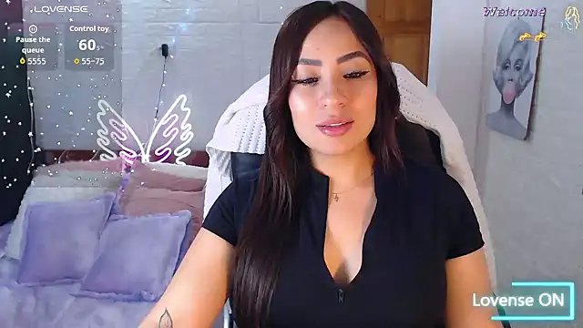 Snapshot of Paulina_627 chatting on 05-17-26, 05:09 Paulina 627 online show from 05-17-26, 05:09