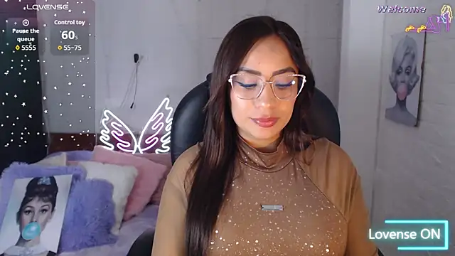 Snapshot of Paulina_627 chatting on 05-25-26, 04:13 Paulina 627 online show from 05-25-26, 04:13