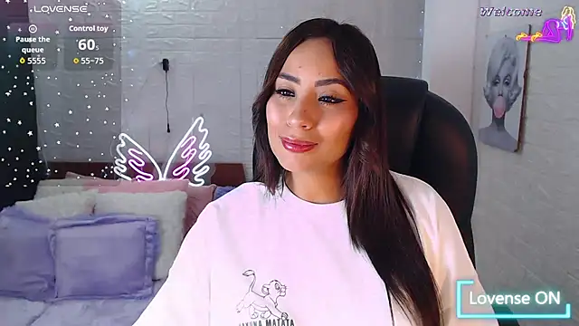 Snapshot of Paulina_627 chatting on 06-03-26, 04:45 Paulina 627 online show from 06-03-26, 04:45
