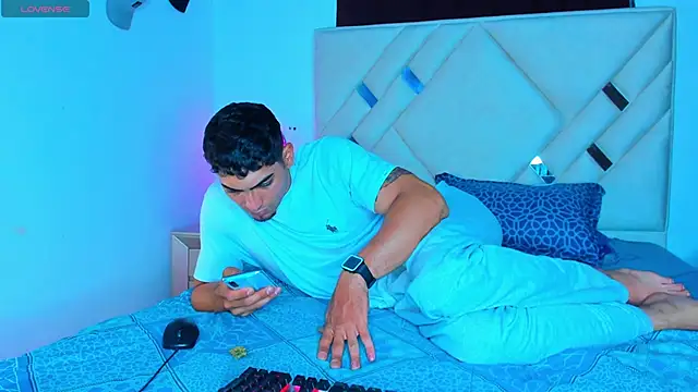 Rich boy01 online show from 12-19-24, 05:18