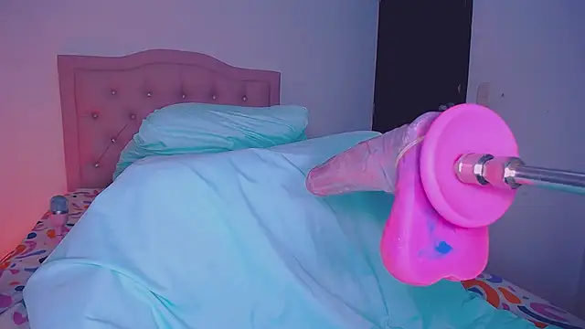 Snapshot of Ariss-hot chatting on 11-22-25, 02:54 Ariss-hot online show from 11-22-25, 02:54