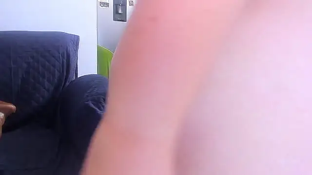 Snapshot of Emma-evans chatting on 11-08-25, 02:50 Emma-evans online show from 11-08-25, 02:50