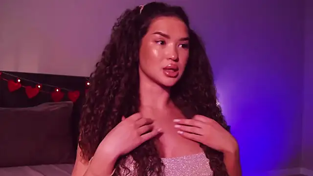 Denise Garciia online show from 02-12-25, 02:10