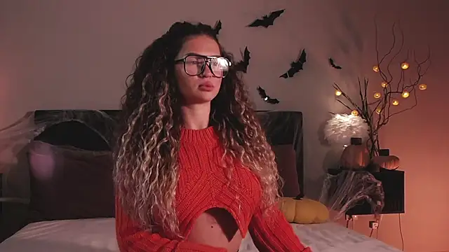 Denise Garciia online show from 10-31-25, 12:28