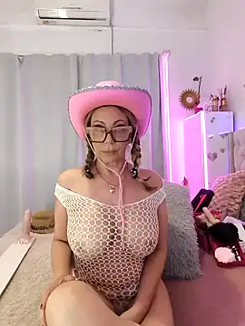 lolavalecuatro online show from 11-20-25, 05:23