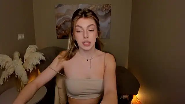 MollyMeltorr online show from 10-03-25, 12:18