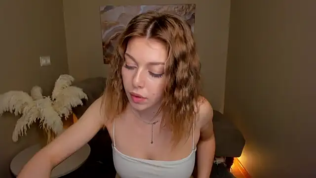 MollyMeltorr online show from 10-17-25, 08:39