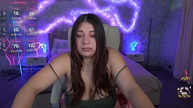 Snapshot of JulietDream chatting on 02-27-25, 07:01 JulietDream online show from 02-27-25, 07:01