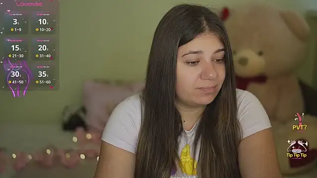 Snapshot of JulietDream chatting on 10-17-25, 06:27 JulietDream online show from 10-17-25, 06:27