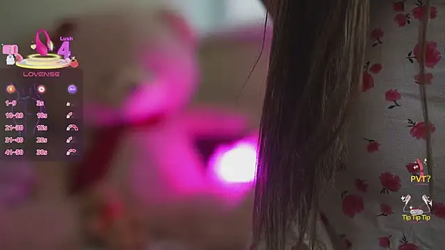 Snapshot of JulietDream chatting on 11-16-25, 07:36 JulietDream online show from 11-16-25, 07:36