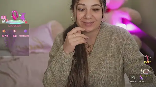 Snapshot of JulietDream chatting on 11-25-25, 11:21 JulietDream online show from 11-25-25, 11:21