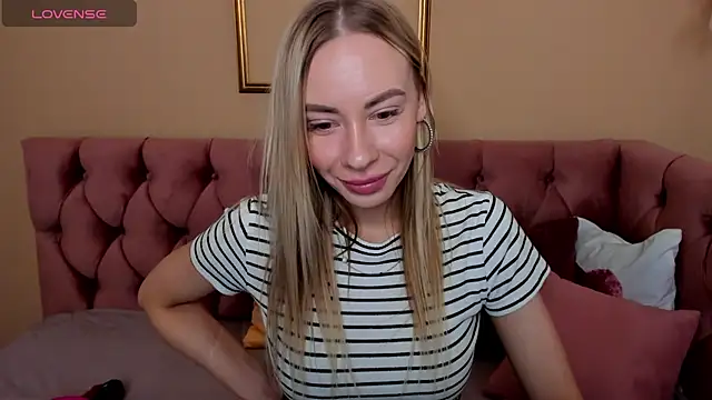 Diana Garrett online show from 03-23-25, 01:31