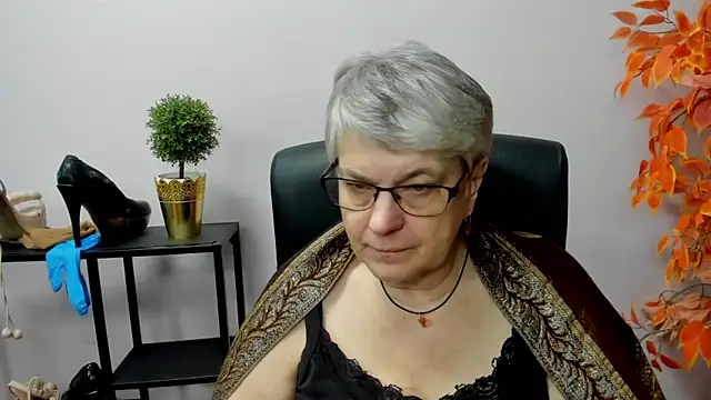 IrisDream online show from 12-31-24, 01:19