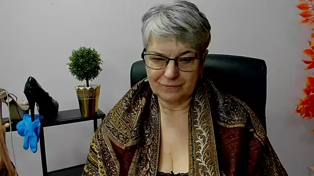 IrisDream online show from 02-18-25, 10:49