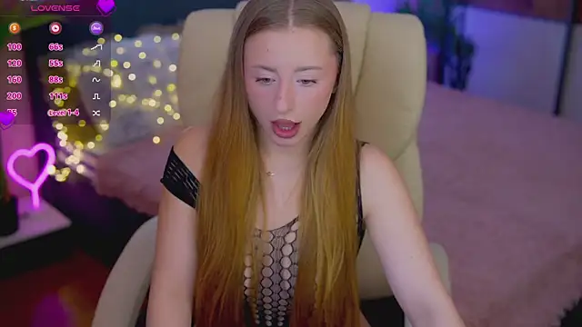 SilverrMoon online show from 10-31-25, 06:47