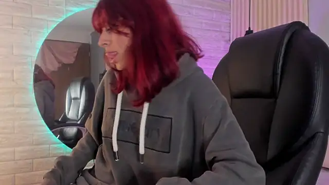 Snapshot of cloe__palmer chatting on 12-05-24, 06:33 cloe palmer online show from 12-05-24, 06:33