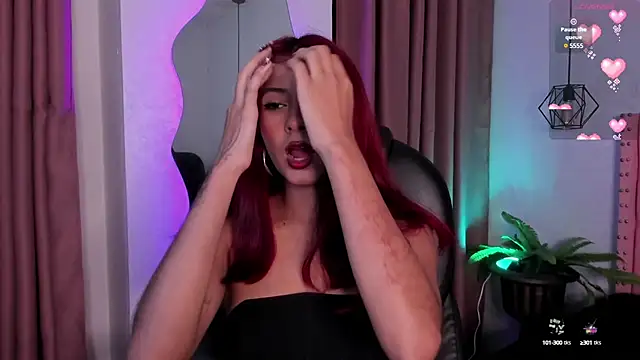 Snapshot of cloe__palmer chatting on 03-08-25, 12:52 cloe palmer online show from 03-08-25, 12:52