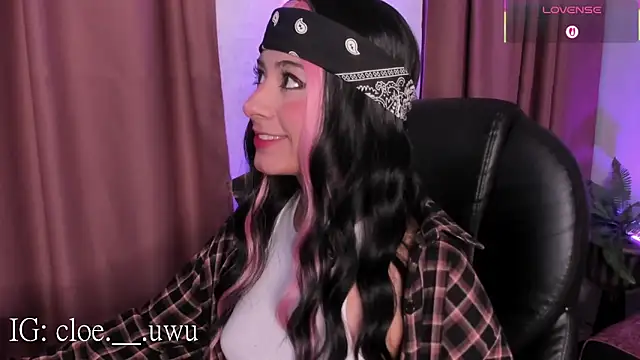 Snapshot of cloe__palmer chatting on 10-16-25, 12:17 cloe palmer online show from 10-16-25, 12:17