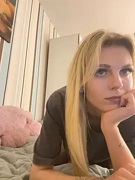 Snapshot of Liya_my chatting on 01-20-25, 07:35 Liya my online show from 01-20-25, 07:35