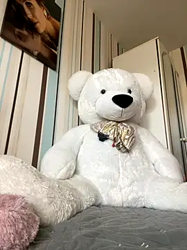 Snapshot of Liya_my chatting on 10-18-25, 09:32 Liya my online show from 10-18-25, 09:32
