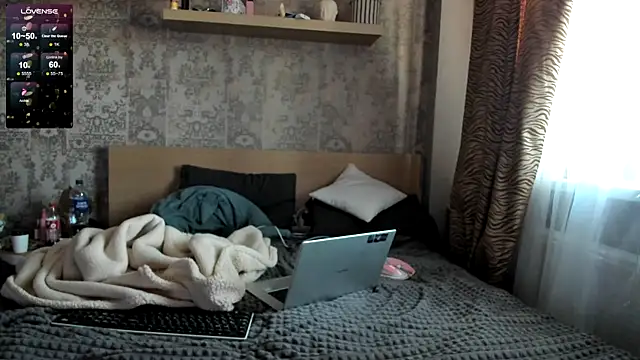 purebeautie13 online show from 12-12-24, 11:50