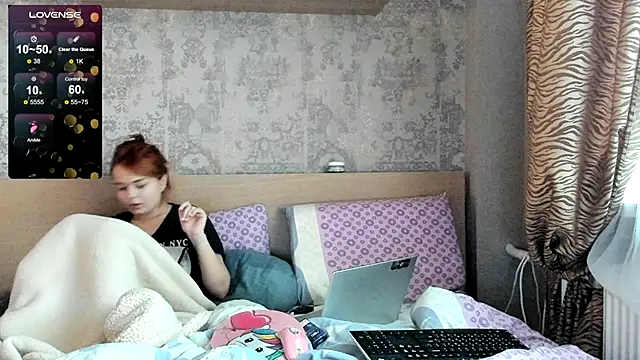 purebeautie13 online show from 12-19-24, 11:07