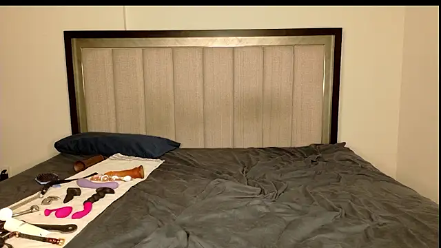 misscatxo online show from 02-21-25, 06:04