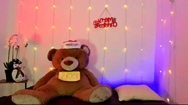 Snapshot of kendal_scott1 chatting on 12-16-24, 10:24 kendal scott1 online show from 12-16-24, 10:24