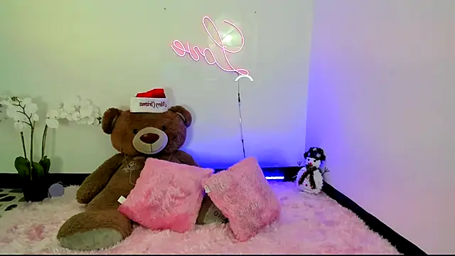 Snapshot of kendal_scott1 chatting on 12-18-24, 09:08 kendal scott1 online show from 12-18-24, 09:08