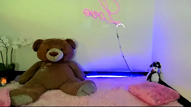 Snapshot of kendal_scott1 chatting on 01-03-25, 09:26 kendal scott1 online show from 01-03-25, 09:26