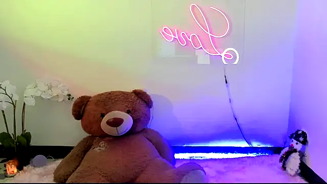 Snapshot of kendal_scott1 chatting on 01-04-25, 10:02 kendal scott1 online show from 01-04-25, 10:02