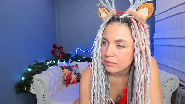 Snapshot of rock_n_roxy chatting on 12-25-24, 01:20 rock n roxy online show from 12-25-24, 01:20